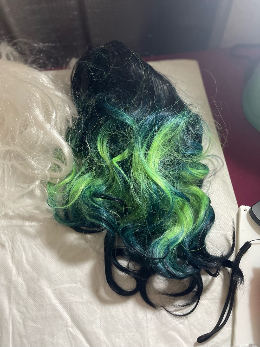 Wigs - Picture 4 of 16